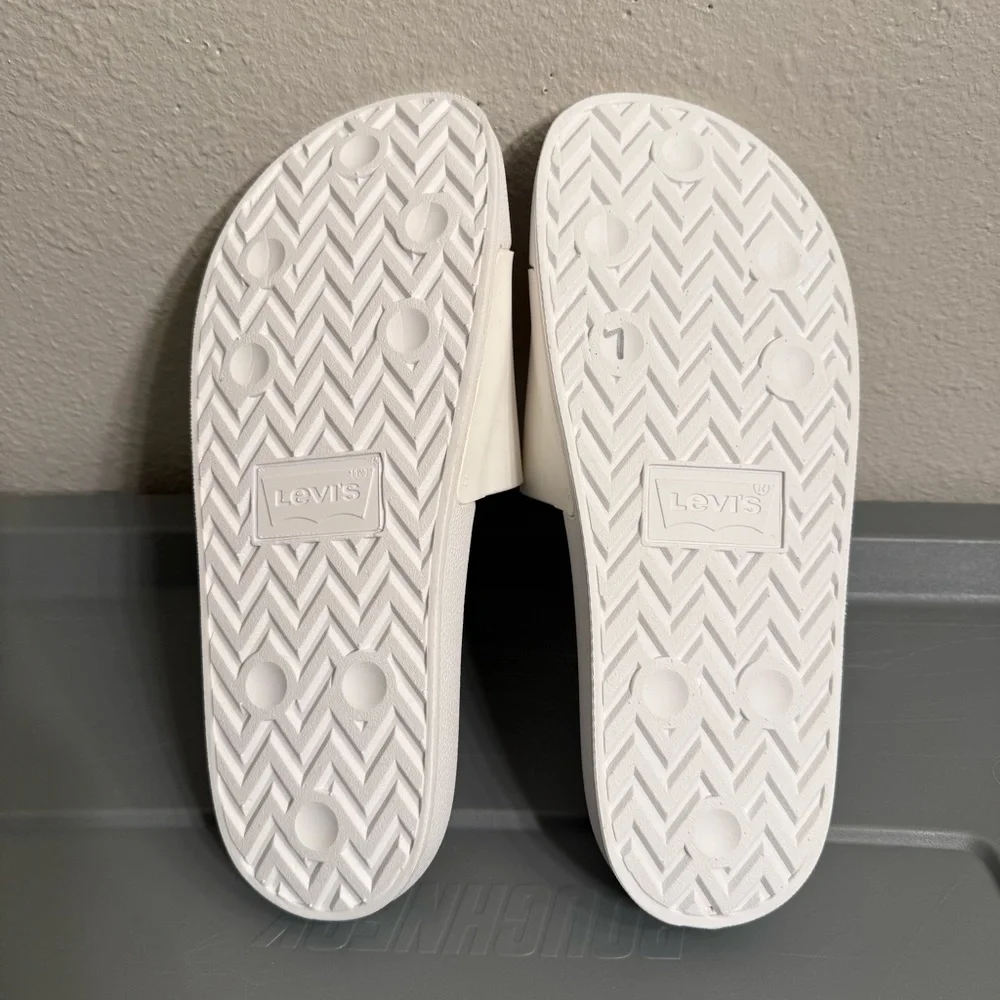Levi's Red Logo White Slide Sandals